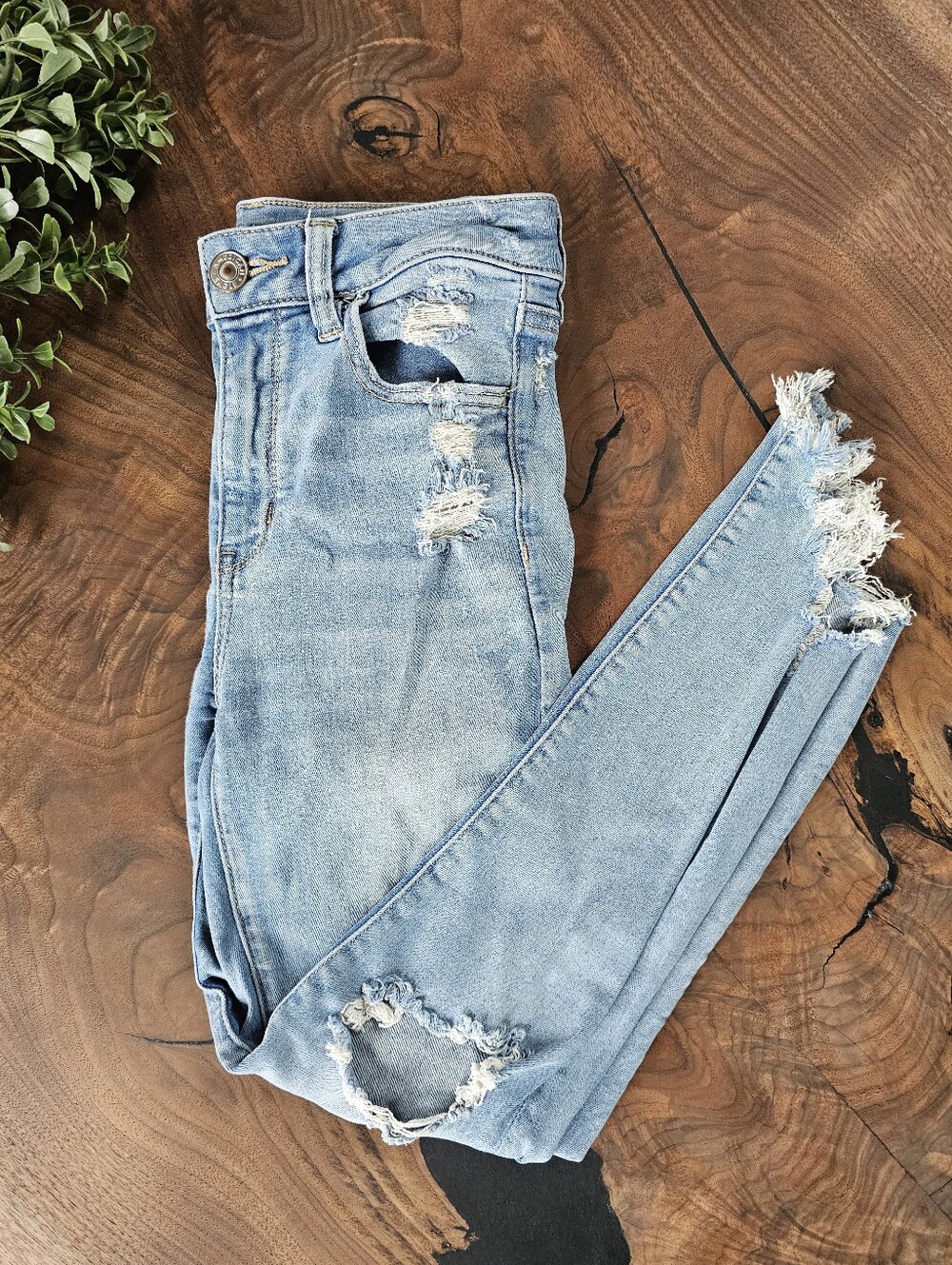American Eagle Distressed Skinny Jeans - 4